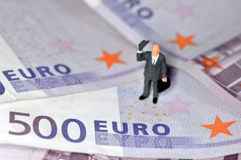 Eventos de quarta-feira (10) freiam a escalada do Euro