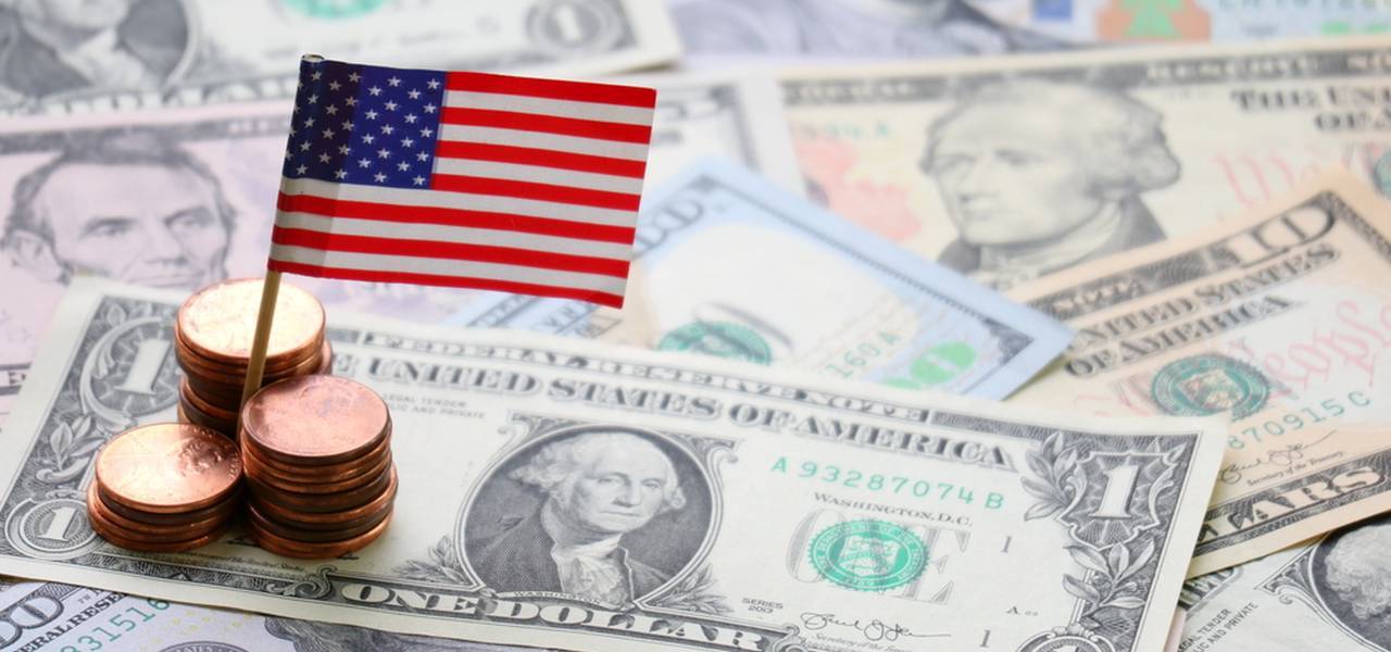 Dólar se fortalece impulsionado por rendimentos mais altos nos EUA