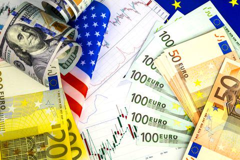EUR / USD caem perto de 1,0930 pós-BCE
