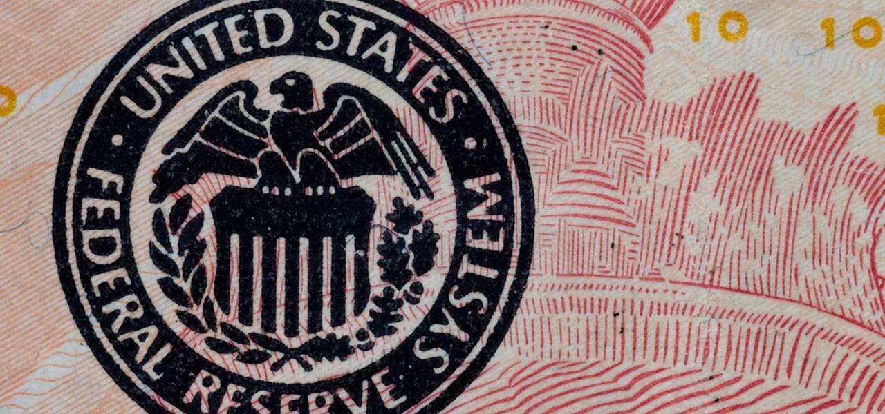 Tensão permanece elevada à frente do Fed