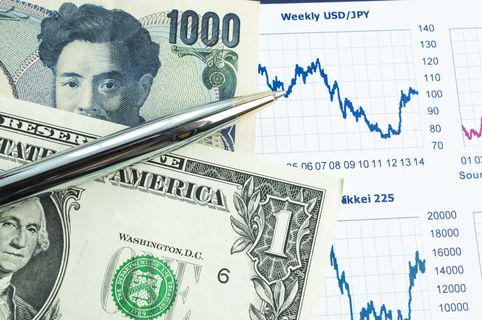Tensões comerciais impulsionam moeda japonesa