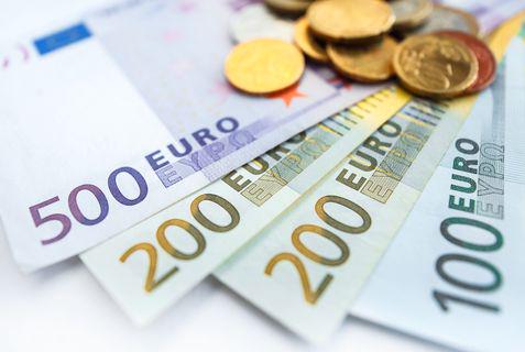 EUR / USD: par luta para manter a região de 1.1000