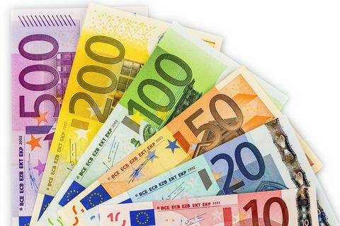 EUR / USD: par opera com leve alta próximo a marca de 1,1700