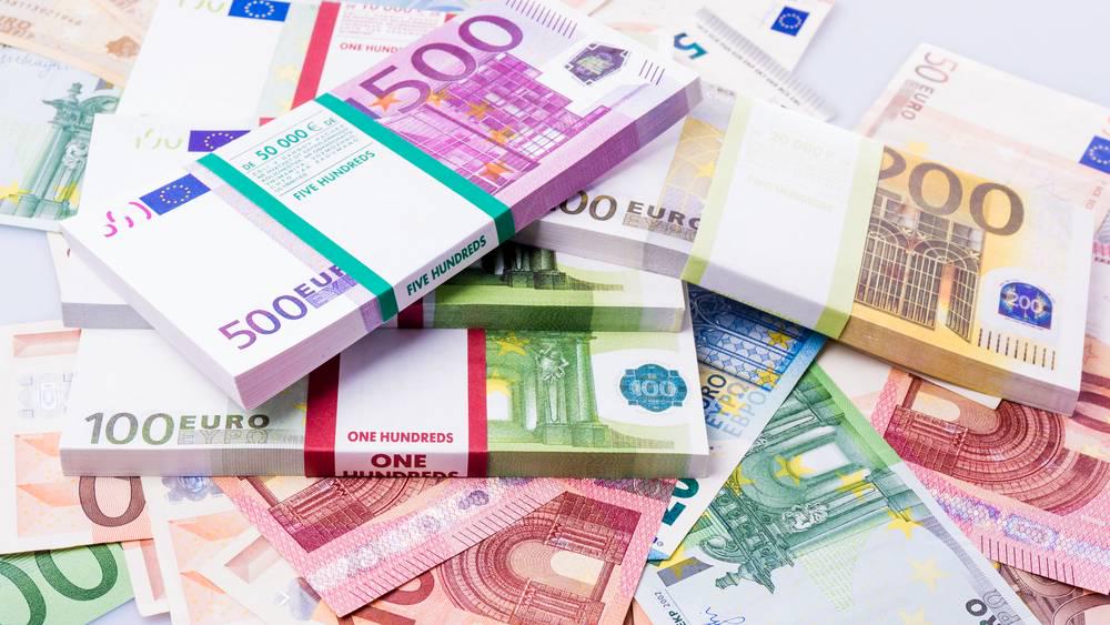 EUR / USD: cai para 1,2200 após comentários suaves de Lagarde do BCE