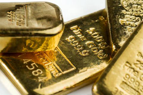 Comerciantes do ouro permanecem na defensiva perto da marca de $ 1800