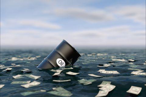 O petróleo cai cerca de 3% no aumento do estoque de petróleo dos EUA