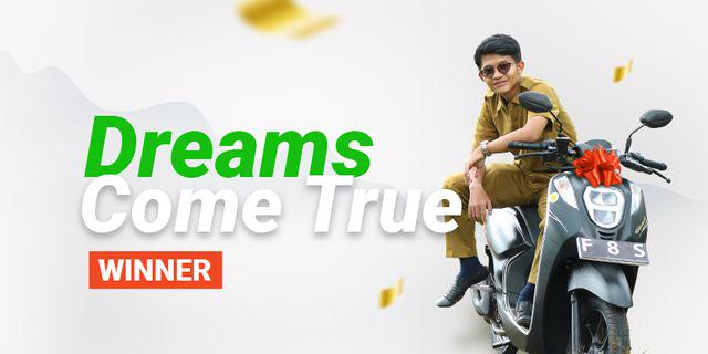 Ganhador do Dreams Come True ganha uma moto para ajudar no transporte seu e de seus alunos