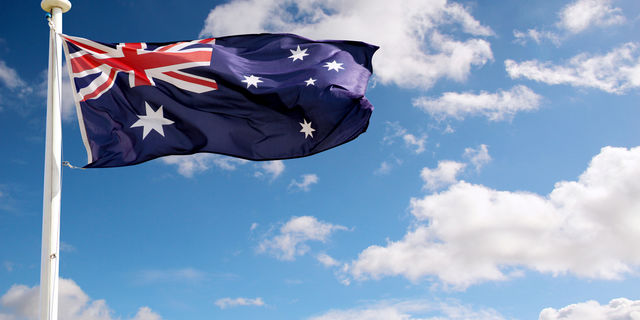 Austrália:  O Reserve Bank of Australia (RBA) deve anunciar sua decisão sobre a taxa de juros na terça-feira, 3 de novembro 