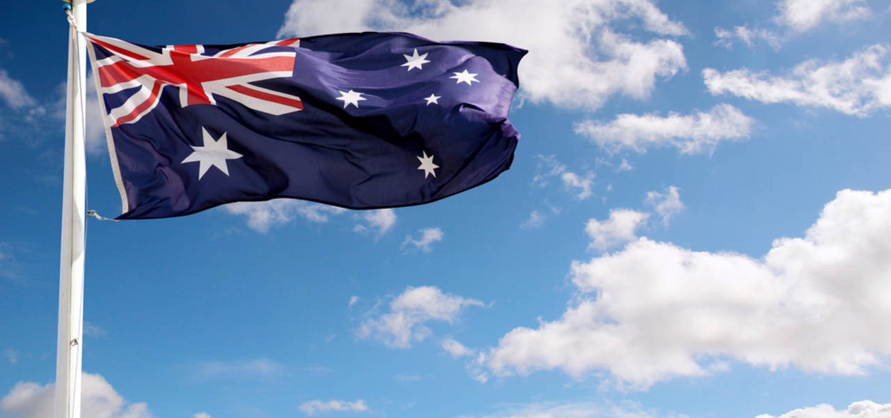 Austrália:  O Reserve Bank of Australia (RBA) deve anunciar sua decisão sobre a taxa de juros na terça-feira, 3 de novembro 