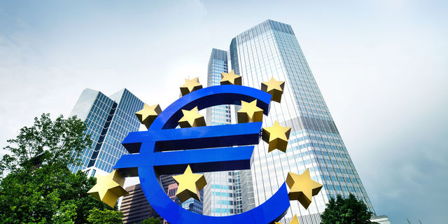 Europa:  PIB da zona do euro diminuiu - 3,8%