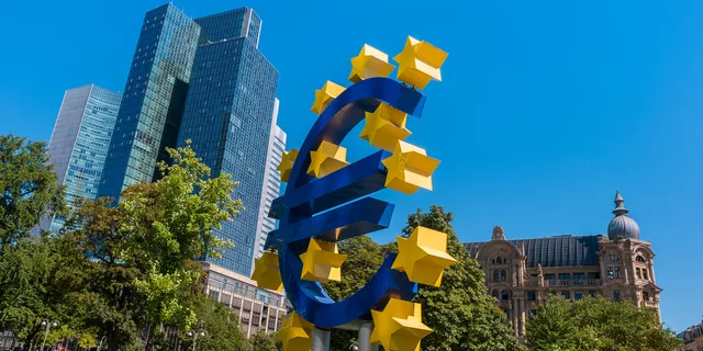 EUR / USD mais fraco, cai para região de 1,14