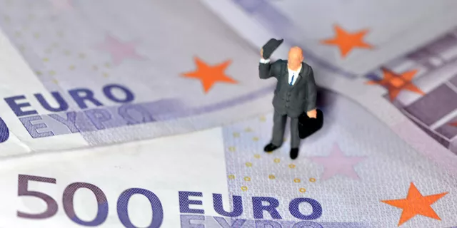 Euro sob forte pressão
