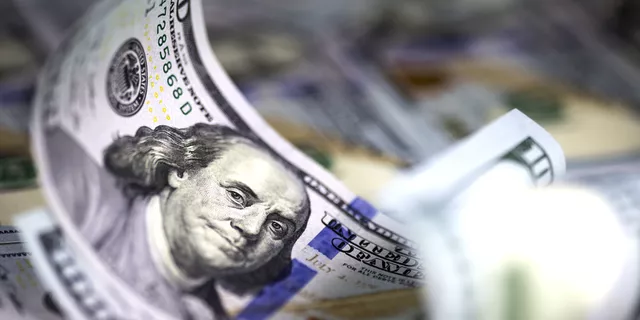 Euro cai abaixo de 1,1300 frente a moeda americana