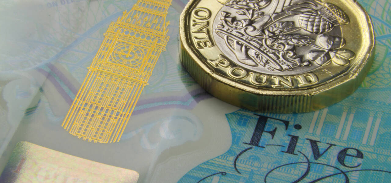 Dados fracos no Reino Unido pesam sobre a libra