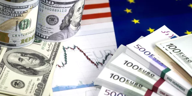 Euro à beira de um penhasco mais profundo