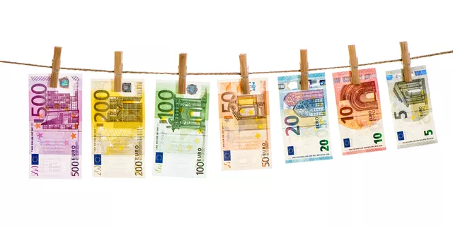 EUR / USD: Par opera estável próximo 1,1800
