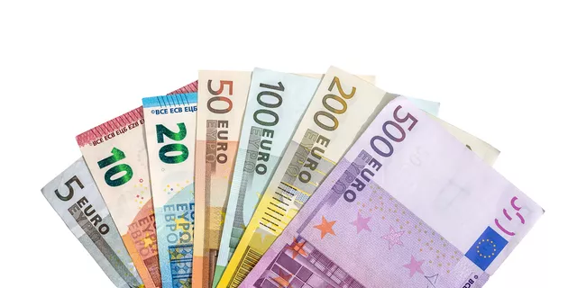 EUR / USD: par se agarra a 1,2180, à frente do Nonfarm Payrolls
