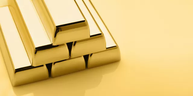 O preço do ouro se equilibra acima de US$ 1.980 