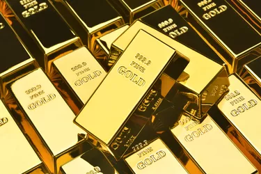 Comerciantes do ouro iniciam a semana cautelosos