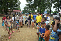 FBS auxilia os cidadãos de Laos enviando ajuda humanitária